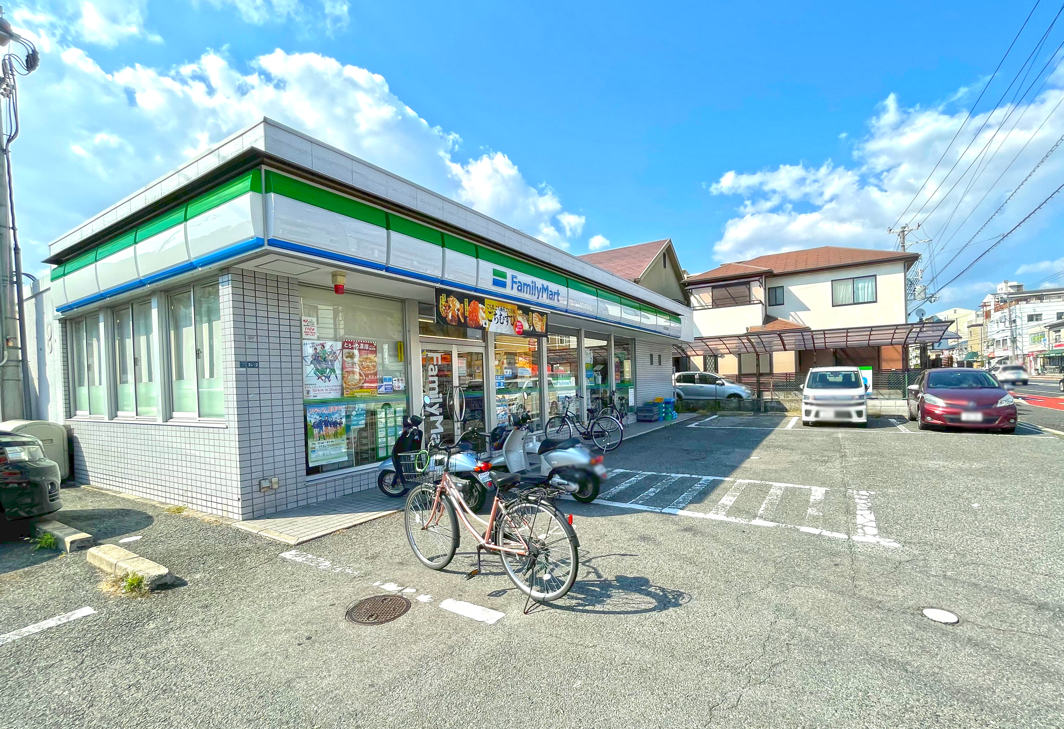 ファミリーマート近松公園店